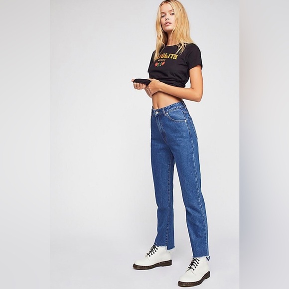 ROLLA’S Classic High Rise Straight Jeans in Mid Vintage Blue - Picture 1 of 16